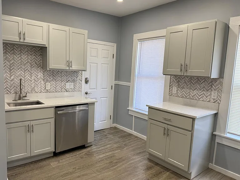 28 Elm Ave #1 — Photo 4