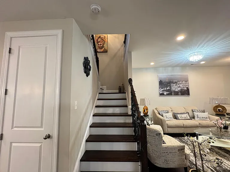 929 Haybeck Ln — Photo 11