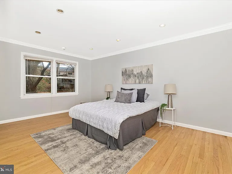 674 College Pkwy — Photo 22