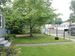 31 Edison Rd, Cherry Hill, NJ 08034