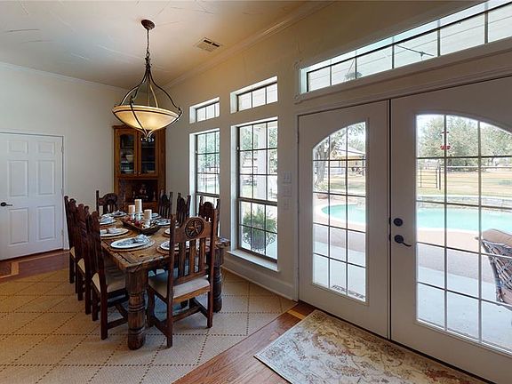 4th image of 285 Yukon Ct