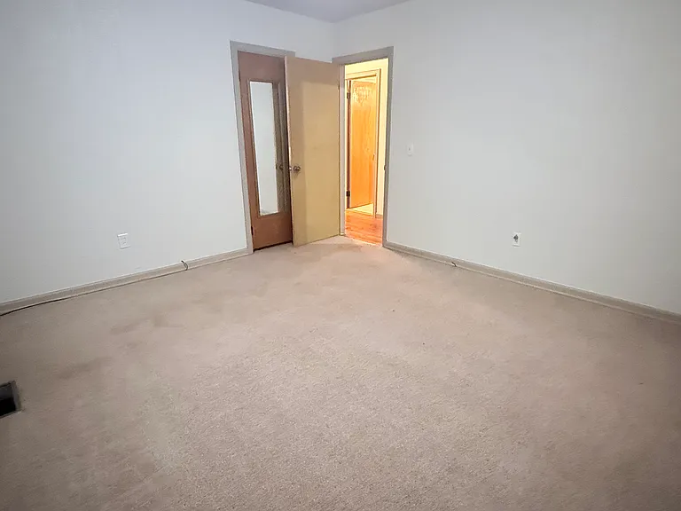 484 S Deepwood Dr — Photo 11