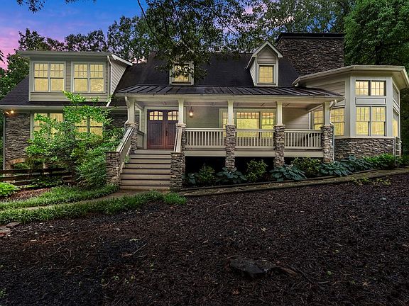 3rd image of 802 Old Mill Trl