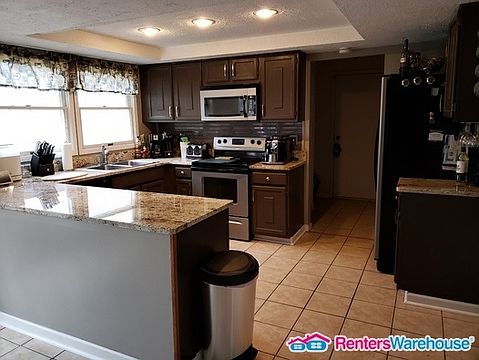 5th image of 212 Fallsway Ln