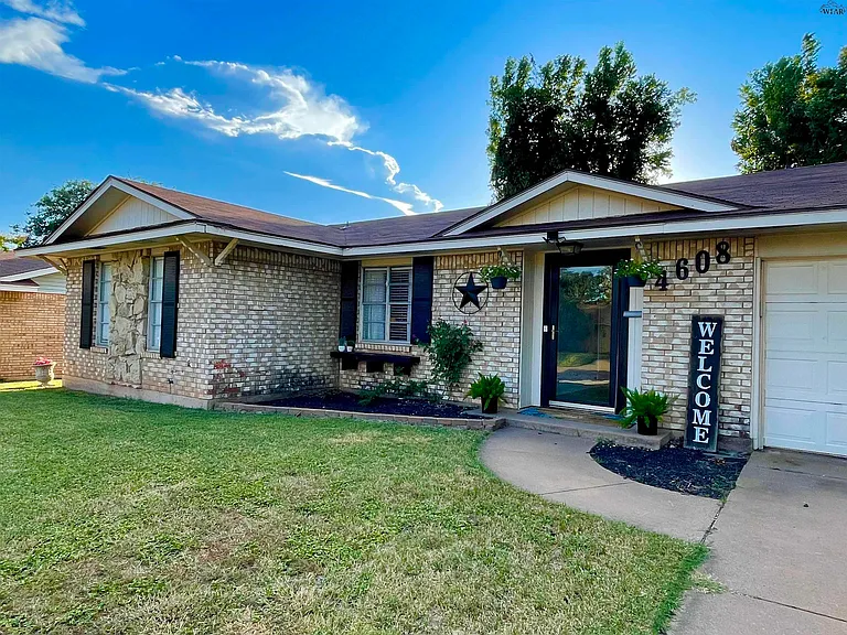 4608 Priscilla Ln — Photo 2