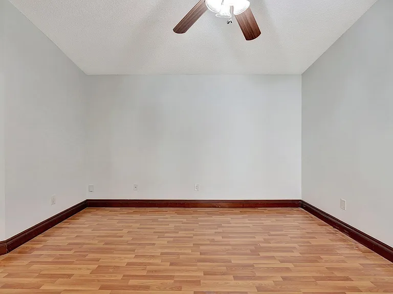 6149 Foster St — Photo 18