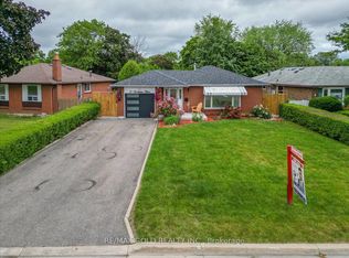 53 Dorchester Dr, Brampton, ON L6T3E2