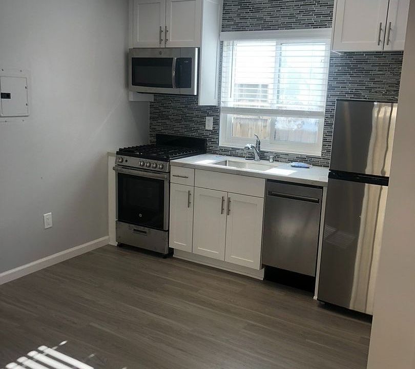 1st image of 3755-3771 Ingraham St #103