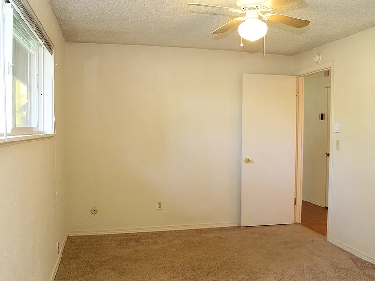 4110-4116 N Willis Blvd — Photo 14