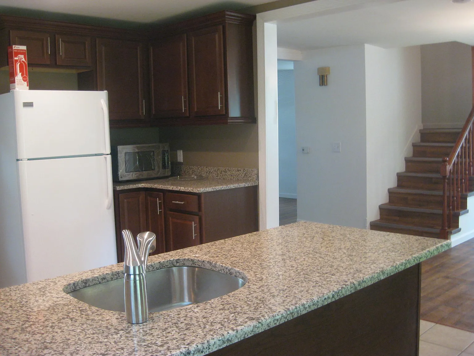 3 bed, 1.5 bath, 1664 sqft, $2,195 — Photo 4