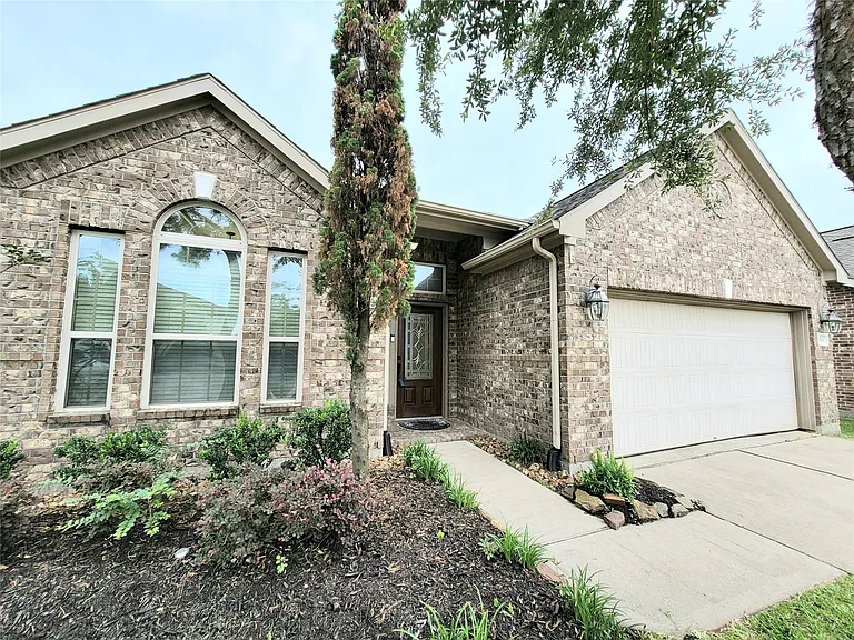 7506 Amber Village Cir — Photo 2