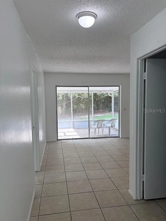 2 bed, 1.5 bath, 975 sqft, $1,350 — Photo 2