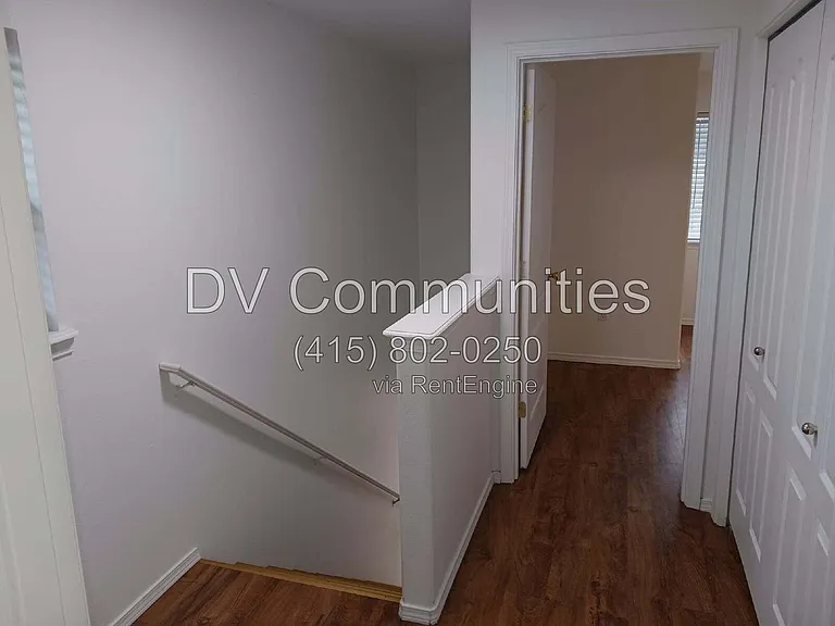 2571 NW Cedar Ave #3 — Photo 4
