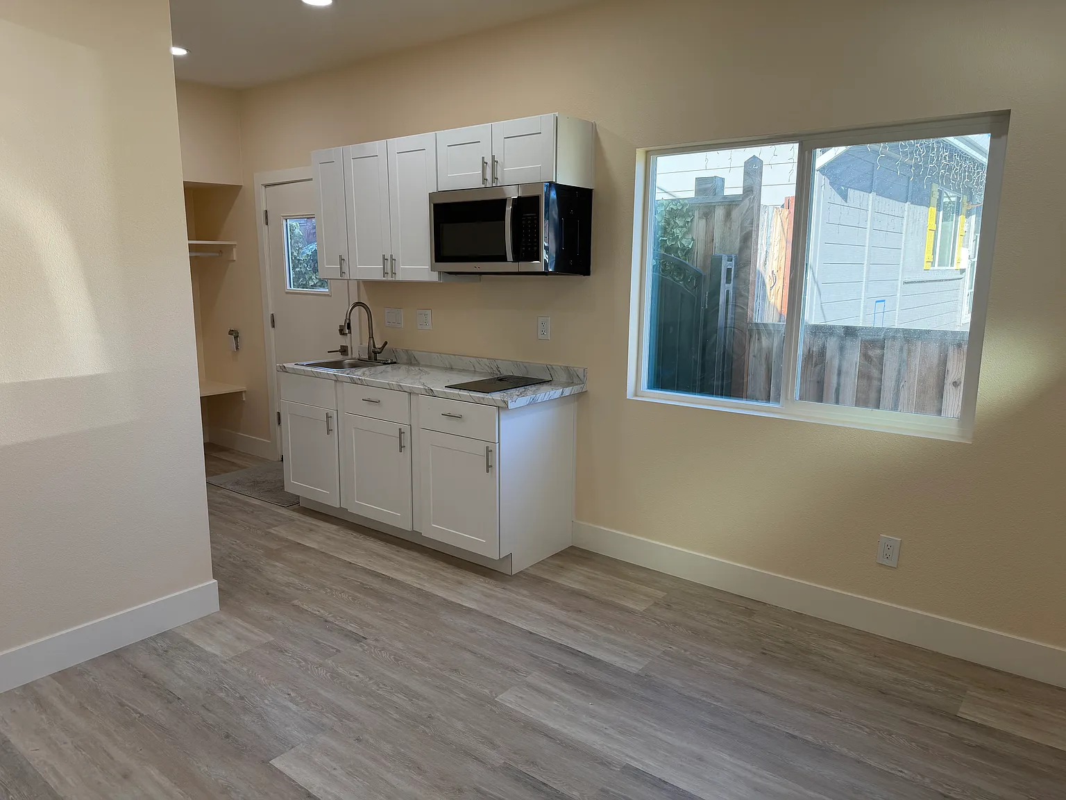 1 bed, 253 sqft, $2,000 — Photo 4