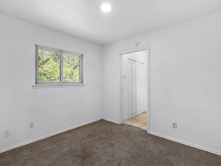 146 Stapleton St — Photo 15