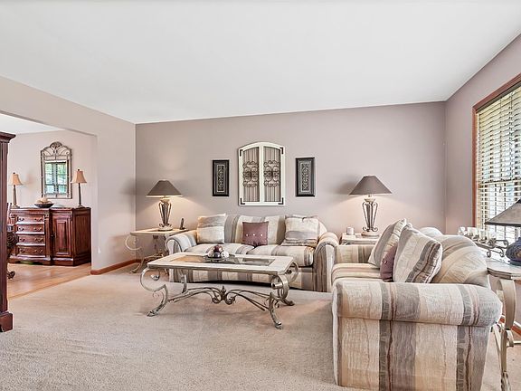5th image of 12681 Rosewood Ct