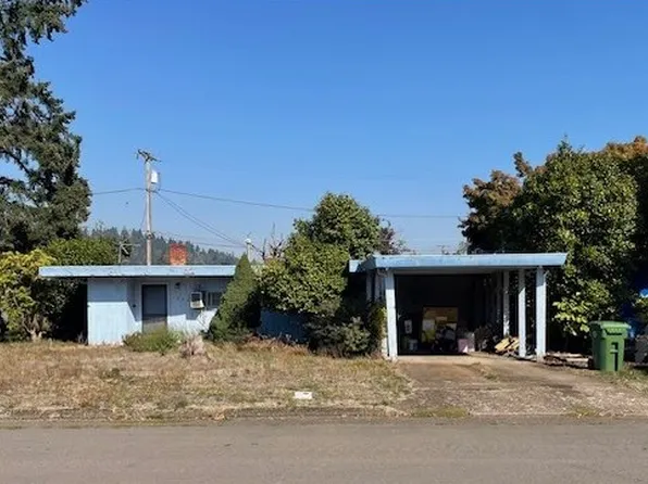 1048 Pennoyer Ave, Cottage Grove, OR 97424