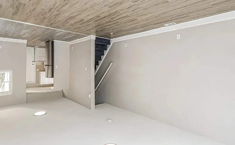 2520 Ingersoll St — Photo 1