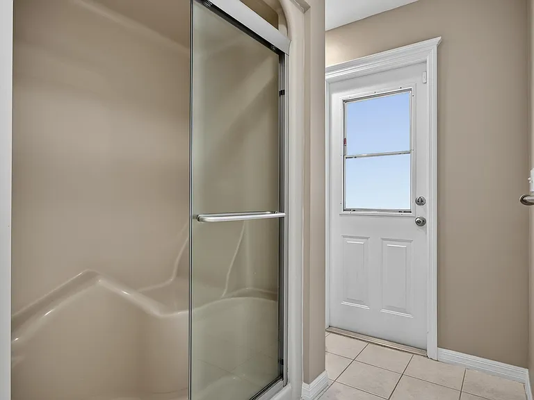 20 Woodford Ln — Photo 11