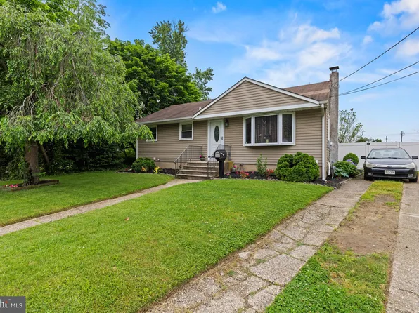223 Arnold Pl, Magnolia, NJ 08049