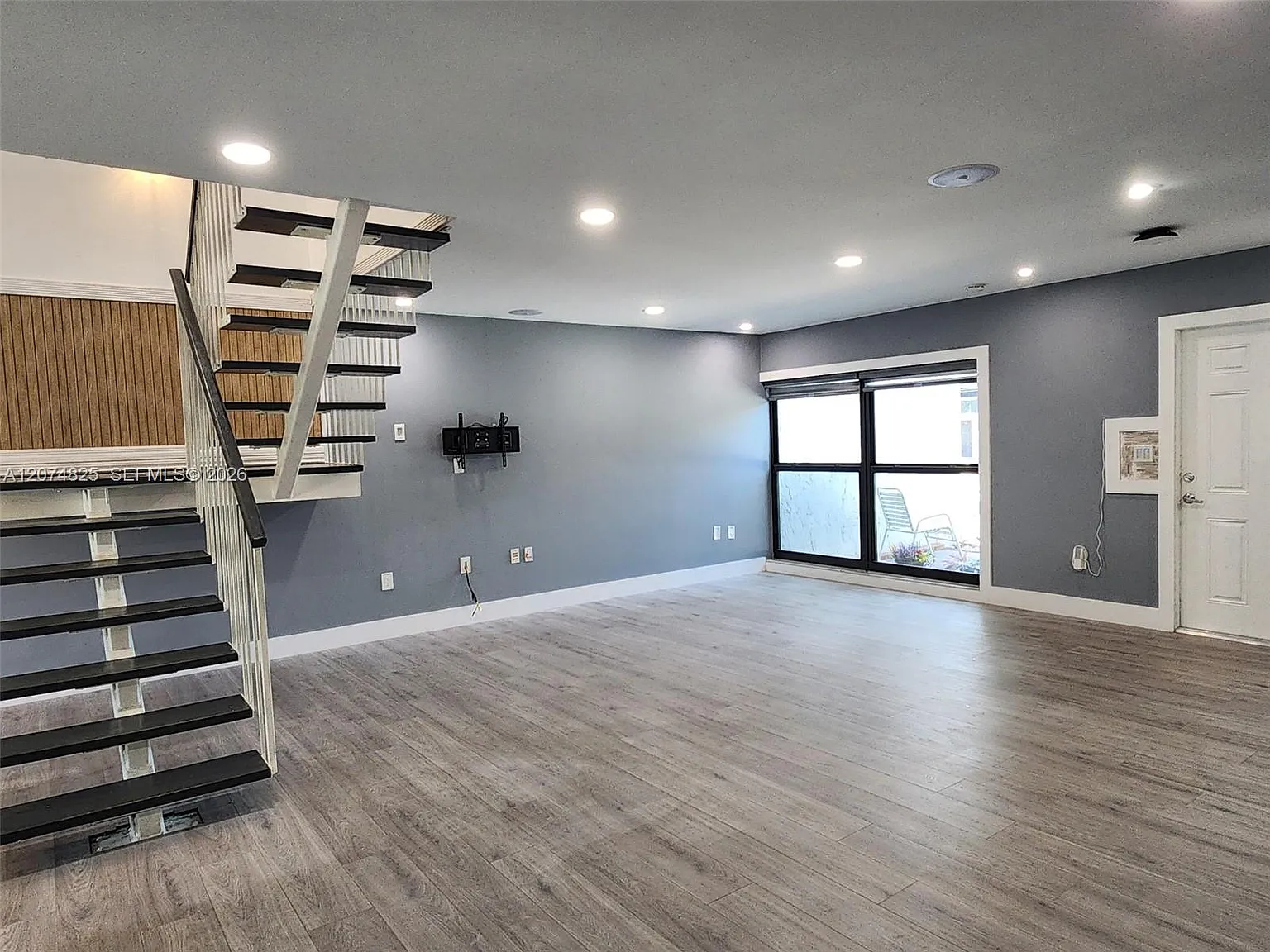 Spanish Villas Condo — Photo 2