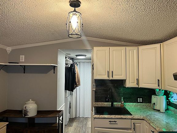 5th image of 2495 Dimmette Rd #630