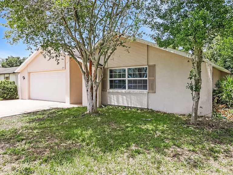 13403 Woodward Dr — Photo 3