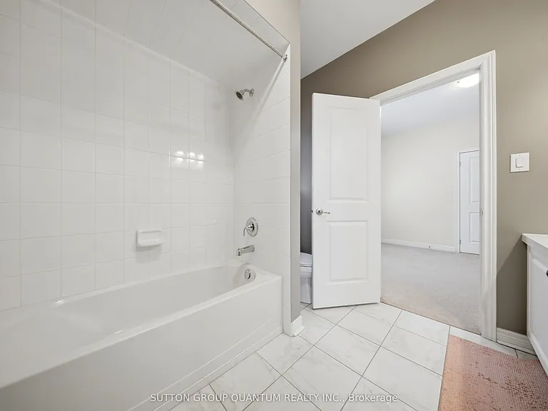 3196 Ernest Appelbe Blvd — Photo 31