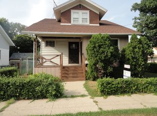 1102 67th St, Kenosha, WI 53143