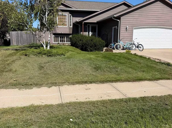702 Leonard St, Harrisburg, SD 57032