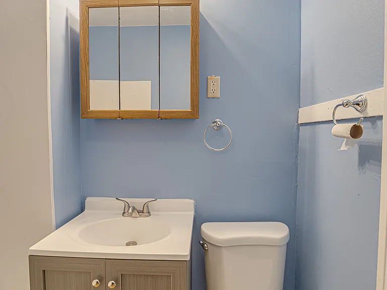 2403 Elm St — Photo 15