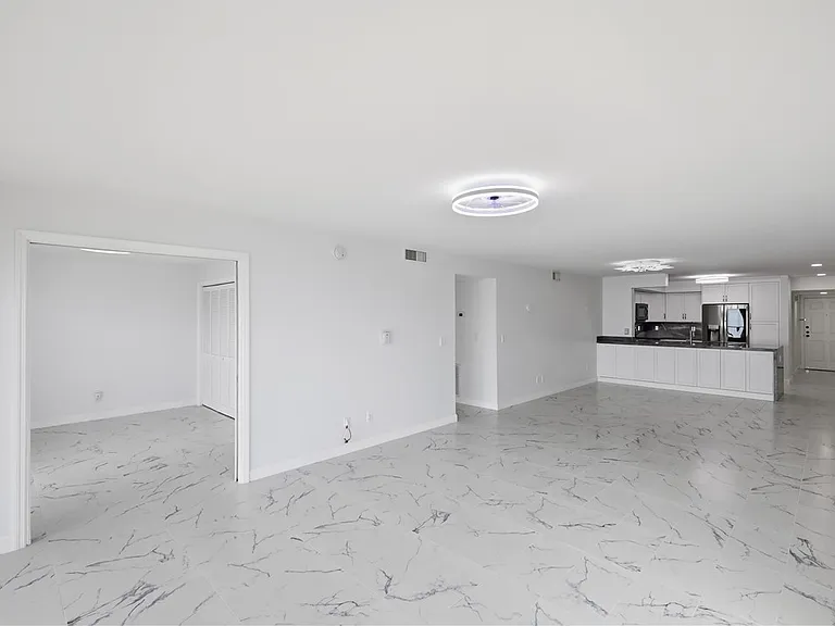2636 Ocean Dr #506 — Photo 10