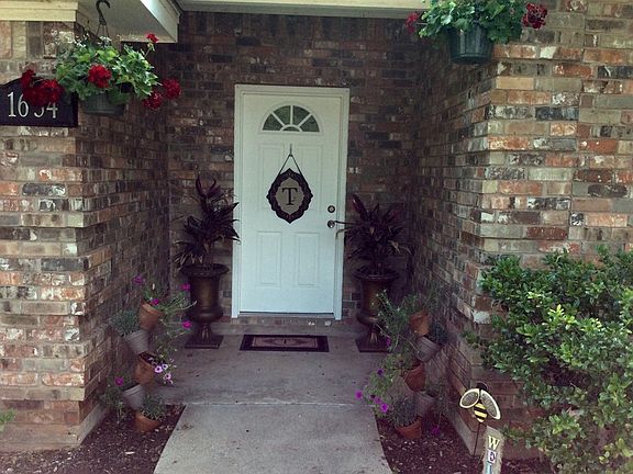 4th image of 1634 Morris Ave