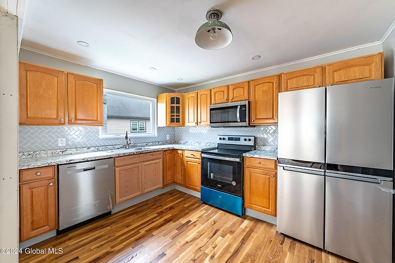 5th image of 5 Blaisdell Avenue