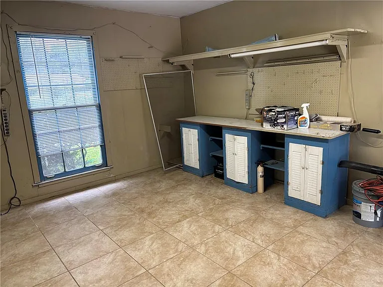 1054 Gallen Ct — Photo 34