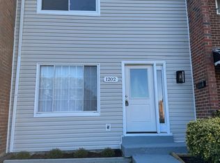 1202 Barnaby Ter SE, Washington, DC 20032