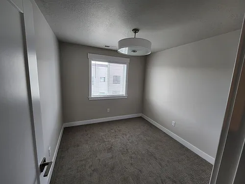 25 E Center St #87 Photo 1