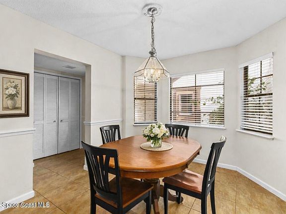 5th image of 2144 Kings Cross St