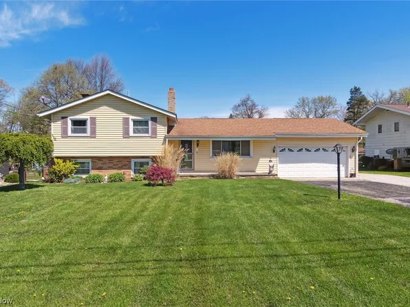 1542 Elmwood Dr, Ashtabula, OH 44004