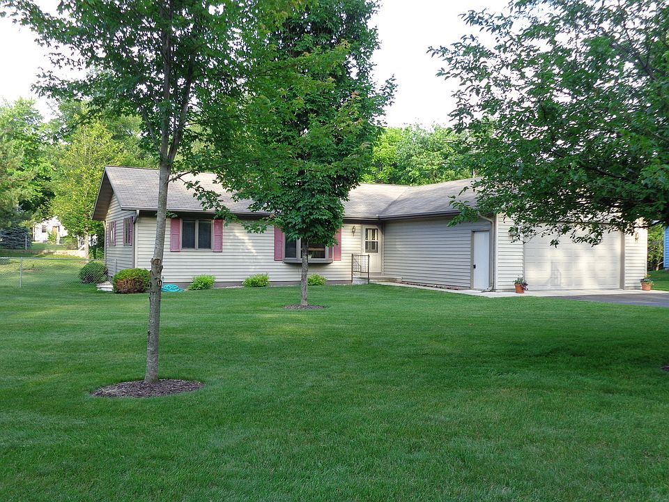 1st image of N6676 W Chicawatha Ct