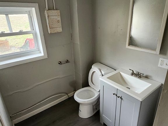 5th image of 209 Staunton St #1/2