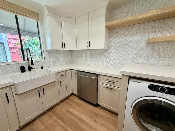 11318 Ohio Ave Unit 4, Los Angeles, CA 90025