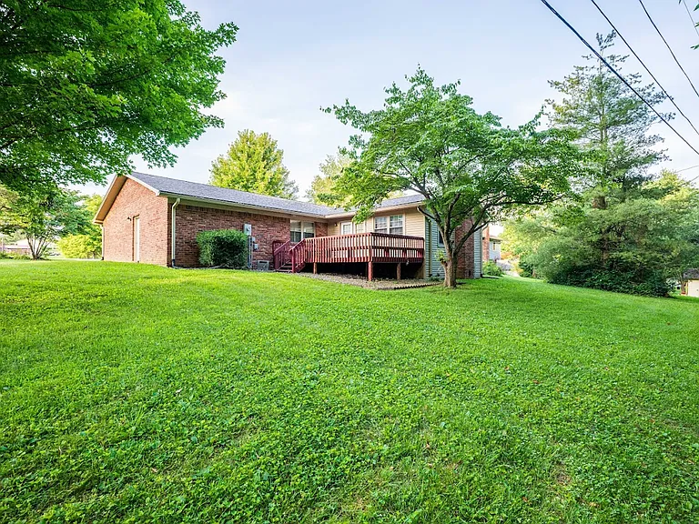 226 Carey Ln — Photo 25
