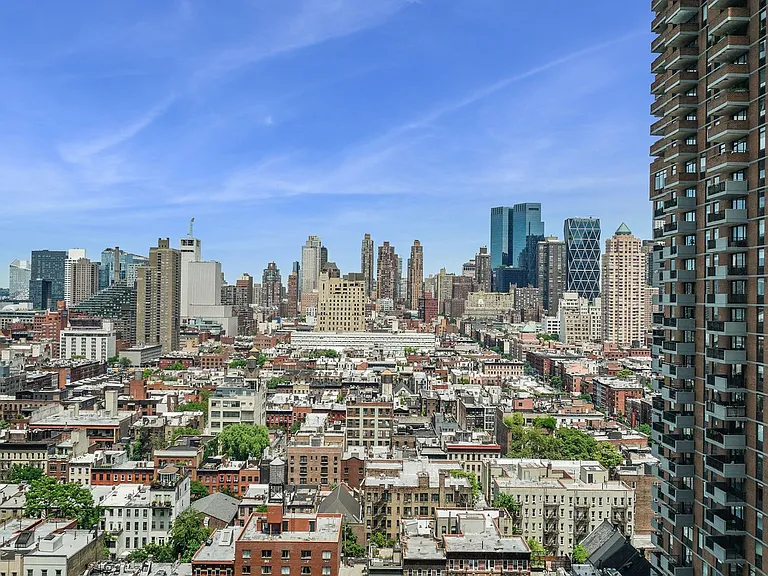 420 W 42nd St #25F — Photo 8
