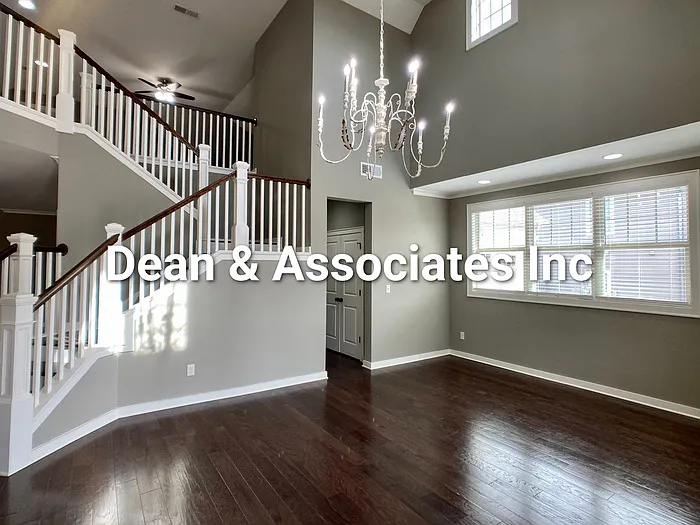 472 Lake Chelsea Way — Photo 3