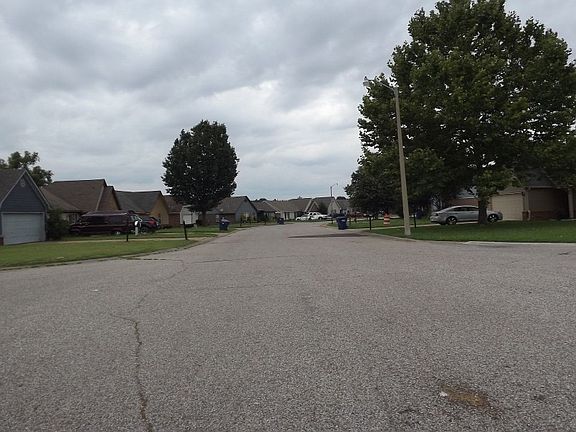 5th image of 7049 Foxhall Dr