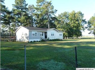 960 State Line Rd, Hazel Green, AL 35750