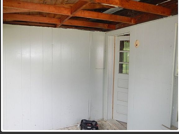 3rd image of 332 Woodland St