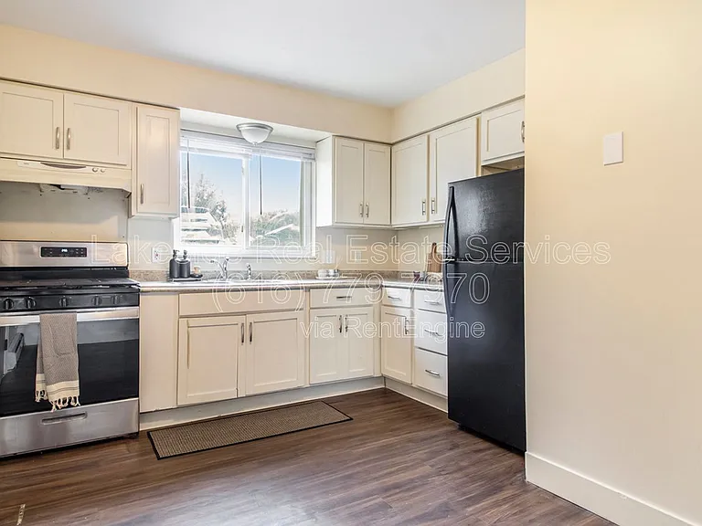 Maple Leaf Apartments — Photo 50