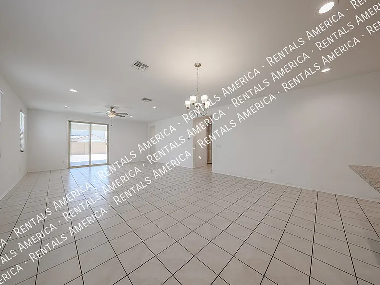 7513 W Illini St — Photo 13